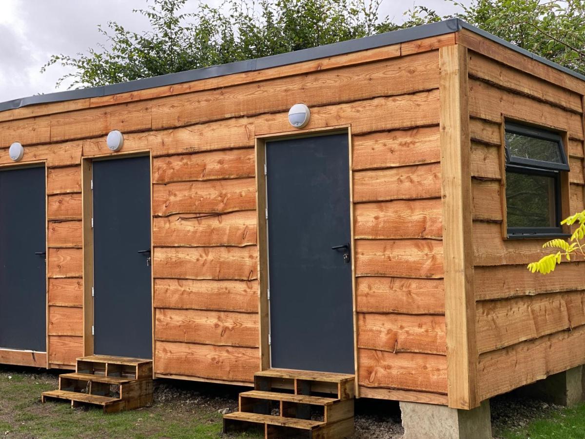 The Piggery Pod Hotell Sittingbourne Exteriör bild