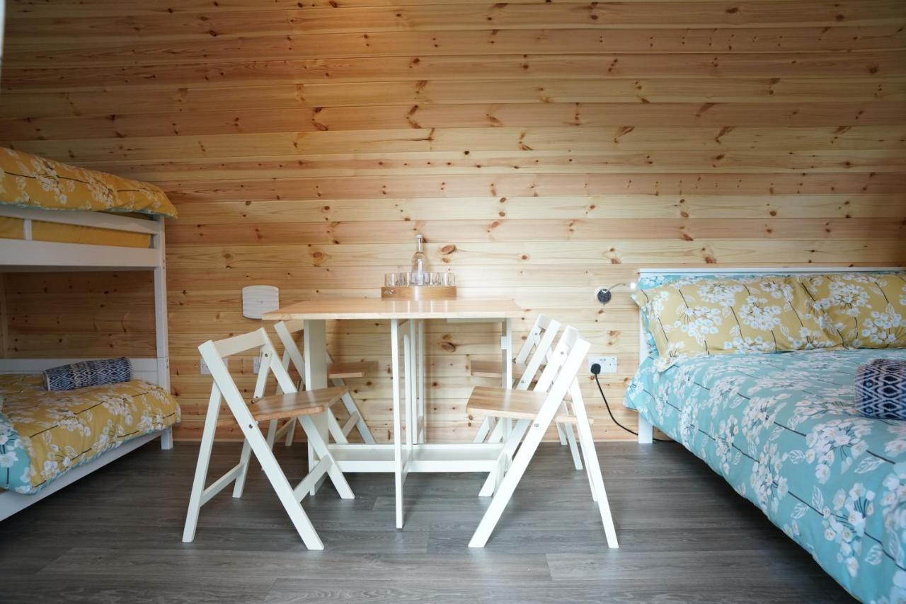The Piggery Pod Hotell Sittingbourne Exteriör bild